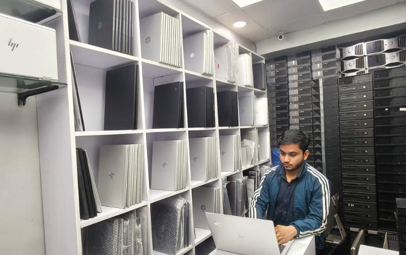 laptop store